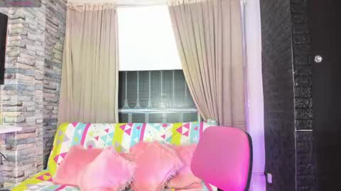 Snapshot of kittyqueen01 chatting on 02-15-25, 03:52 Tatiana Guerrero online show from 02-15-25, 03:52
