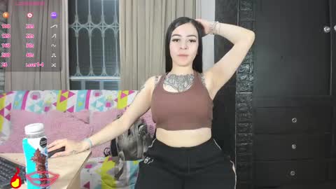 Snapshot of kittyqueen01 chatting on 02-23-25, 03:35 Tatiana Guerrero online show from 02-23-25, 03:35