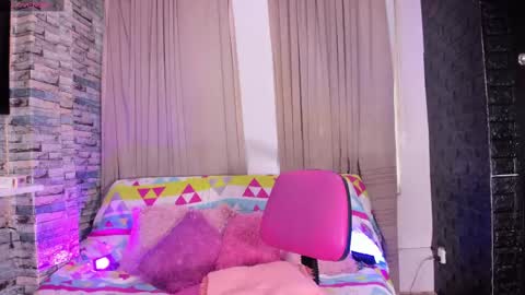 Snapshot of kittyqueen01 chatting on 03-08-25, 10:34 Tatiana Guerrero online show from 03-08-25, 10:34