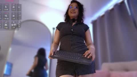 Sophie online show from 05-17-26, 08:27
