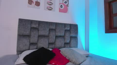 Snapshot of kittystar18 chatting on 06-10-26, 06:07 kitty online show from 06-10-26, 06:07