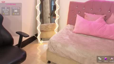 Kitty  online show from 10-12-25, 11:42