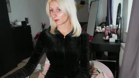 kittysxkat online show from 11-25-25, 12:16