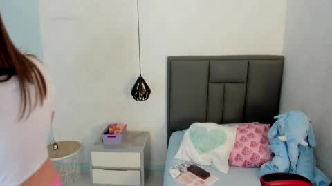  K I T T  Y  online show from 02-26-25, 07:49