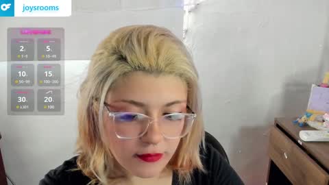 Snapshot of kittytrixy97 chatting on 12-11-24, 09:34 Kitty Trixy online show from 12-11-24, 09:34