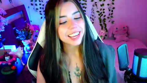 Snapshot of kittyuwu_ chatting on 01-06-26, 10:12 Kittyuwu online show from 01-06-26, 10:12