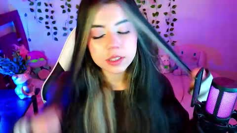 Snapshot of kittyuwu_ chatting on 01-08-26, 08:11 Kittyuwu online show from 01-08-26, 08:11