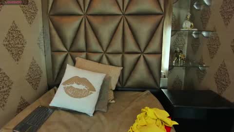 kittyvelvet_ online show from 03-07-25, 12:34