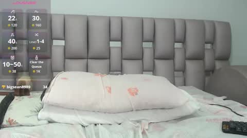 Snapshot of kittywhiteass chatting on 10-10-25, 11:09 kittywhiteass online show from 10-10-25, 11:09