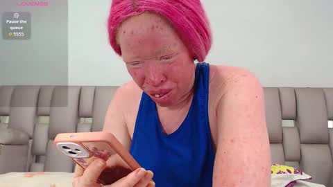 Snapshot of kittywhiteass chatting on 11-12-25, 02:39 kittywhiteass online show from 11-12-25, 02:39