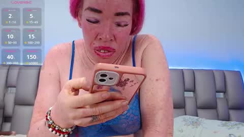 Snapshot of kittywhiteass chatting on 11-30-25, 08:07 kittywhiteass online show from 11-30-25, 08:07