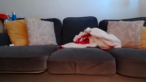 Kittyymaze online show from 12-20-25, 01:40