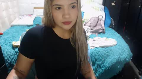 Snapshot of kittyzevee_ chatting on 09-29-25, 10:25 kittyzevee_ online show from 09-29-25, 10:25