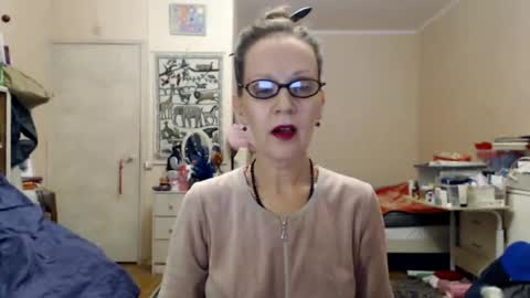 KiuminBerry online show from 12-25-24, 05:47