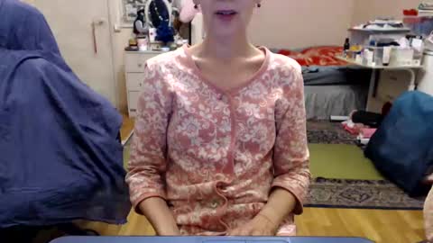 KiuminBerry online show from 01-13-25, 01:17