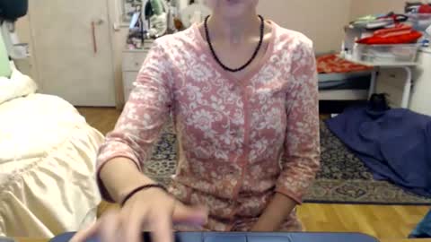 KiuminBerry online show from 10-20-25, 10:38