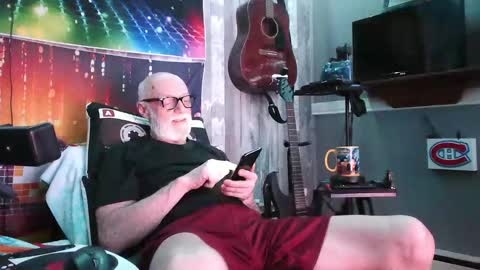 kiveuxmakeu online show from 11-19-25, 07:19