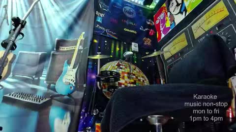 kiveuxmakeu online show from 12-05-25, 05:53