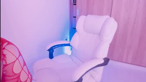 Snapshot of kiwi____ chatting on 02-19-26, 08:38 Little piece of fruit online show from 02-19-26, 08:38