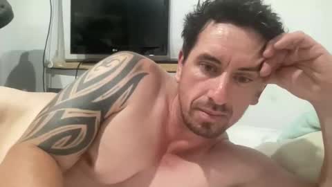 Snapshot of kiwibuzzer chatting on 01-09-26, 03:15 Champ online show from 01-09-26, 03:15