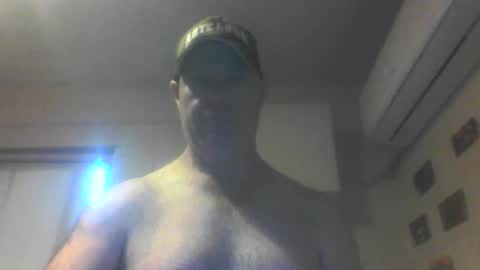 Snapshot of kiwiguy19773 chatting on 12-23-25, 07:06 kiwiguy19773 online show from 12-23-25, 07:06