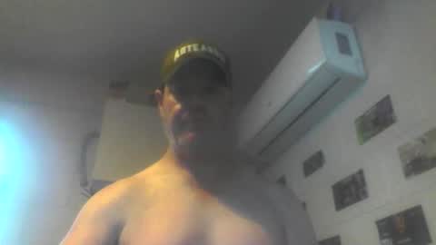 Snapshot of kiwiguy19773 chatting on 03-09-26, 12:14 kiwiguy19773 online show from 03-09-26, 12:14