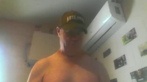 Snapshot of kiwiguy19773 chatting on 03-21-26, 09:29 kiwiguy19773 online show from 03-21-26, 09:29