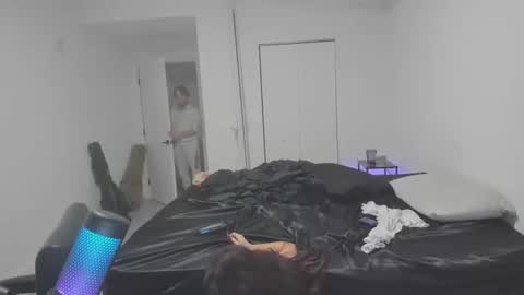 Snapshot of kkayyyy__ chatting on 11-22-25, 01:59 kay online show from 11-22-25, 01:59