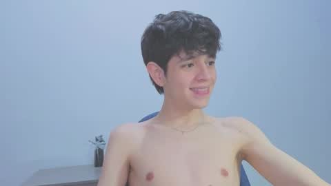 Snapshot of klaus_sunrise chatting on 03-19-26, 04:38 klaus online show from 03-19-26, 04:38