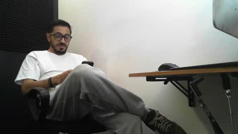 Snapshot of klein_jeremy chatting on 12-02-24, 03:47 Jeremyz online show from 12-02-24, 03:47