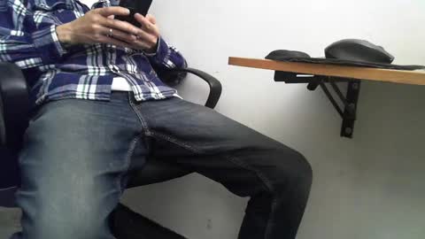 Snapshot of klein_jeremy chatting on 12-06-24, 05:31 Jeremyz online show from 12-06-24, 05:31