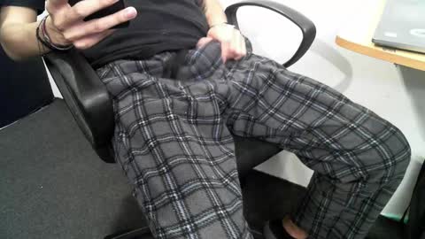 Snapshot of klein_jeremy chatting on 12-25-24, 10:59 Jeremyz online show from 12-25-24, 10:59