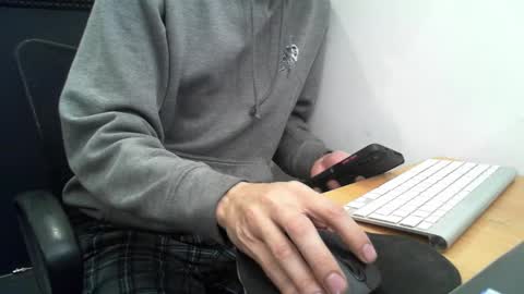 Snapshot of klein_jeremy chatting on 01-07-25, 01:24 Jeremyz online show from 01-07-25, 01:24