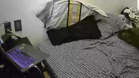 Snapshot of klein_jeremy chatting on 02-01-25, 01:41 Jeremyz online show from 02-01-25, 01:41