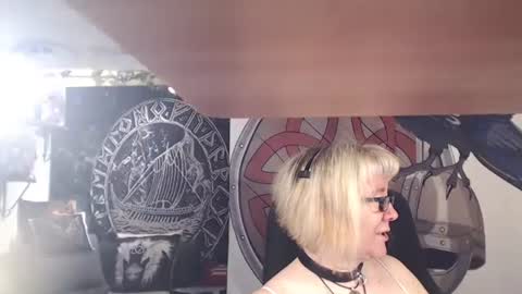 Snapshot of kleiner_teufel chatting on 02-23-25, 05:12 Michelle online show from 02-23-25, 05:12