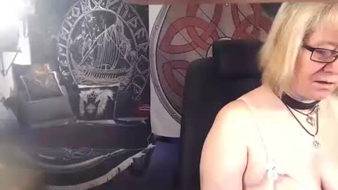 Snapshot of kleiner_teufel chatting on 02-23-25, 09:55 Michelle online show from 02-23-25, 09:55