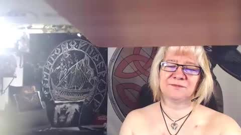 Snapshot of kleiner_teufel chatting on 02-27-25, 07:44 Michelle online show from 02-27-25, 07:44