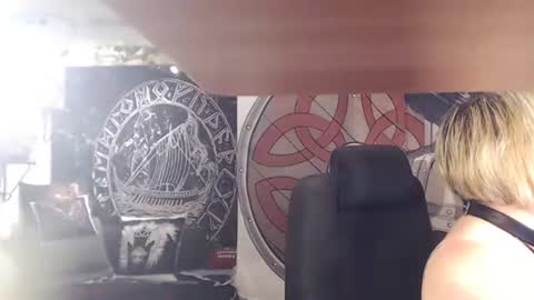 Snapshot of kleiner_teufel chatting on 02-28-25, 07:03 Michelle online show from 02-28-25, 07:03