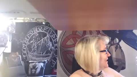 Snapshot of kleiner_teufel chatting on 03-03-25, 12:37 Michelle online show from 03-03-25, 12:37