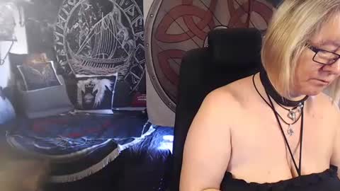 Snapshot of kleiner_teufel chatting on 03-10-25, 12:26 Michelle online show from 03-10-25, 12:26