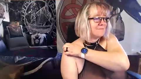 Snapshot of kleiner_teufel chatting on 09-20-25, 08:37 Michelle online show from 09-20-25, 08:37