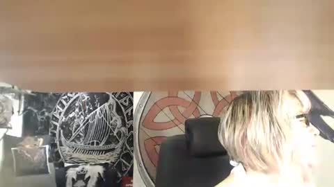 Snapshot of kleiner_teufel chatting on 09-21-25, 04:03 Michelle online show from 09-21-25, 04:03