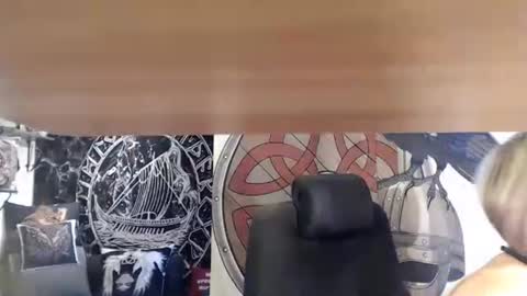 Snapshot of kleiner_teufel chatting on 09-24-25, 08:39 Michelle online show from 09-24-25, 08:39