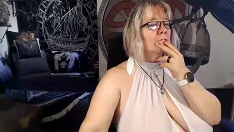 Snapshot of kleiner_teufel chatting on 09-25-25, 07:45 Michelle online show from 09-25-25, 07:45