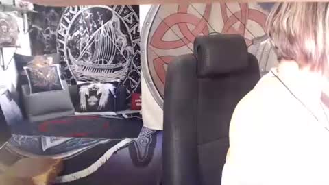 Snapshot of kleiner_teufel chatting on 09-28-25, 04:12 Michelle online show from 09-28-25, 04:12