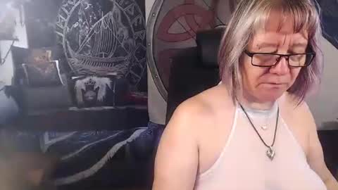 Snapshot of kleiner_teufel chatting on 10-15-25, 07:08 Michelle online show from 10-15-25, 07:08