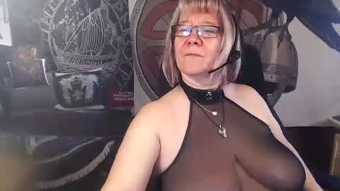 Snapshot of kleiner_teufel chatting on 11-06-25, 07:31 Michelle online show from 11-06-25, 07:31