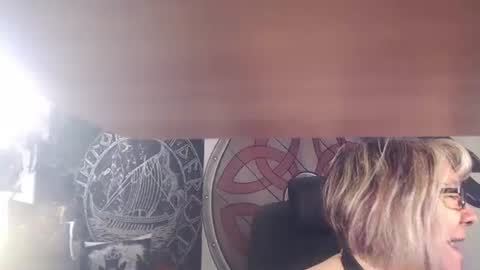 Snapshot of kleiner_teufel chatting on 11-16-25, 05:24 Michelle online show from 11-16-25, 05:24