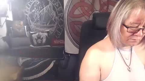 Snapshot of kleiner_teufel chatting on 11-16-25, 05:29 Michelle online show from 11-16-25, 05:29