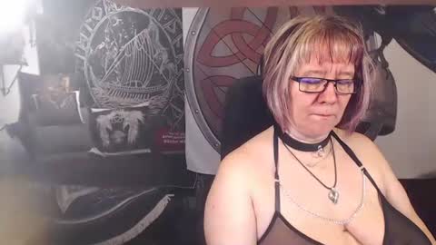 Snapshot of kleiner_teufel chatting on 11-25-25, 07:36 Michelle online show from 11-25-25, 07:36